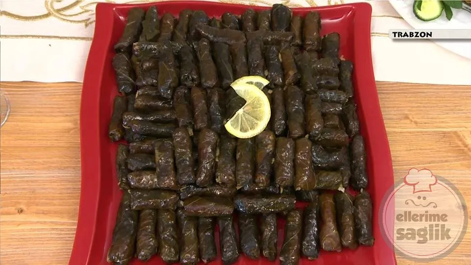 Zeytinyaglı Karalahana Sarması