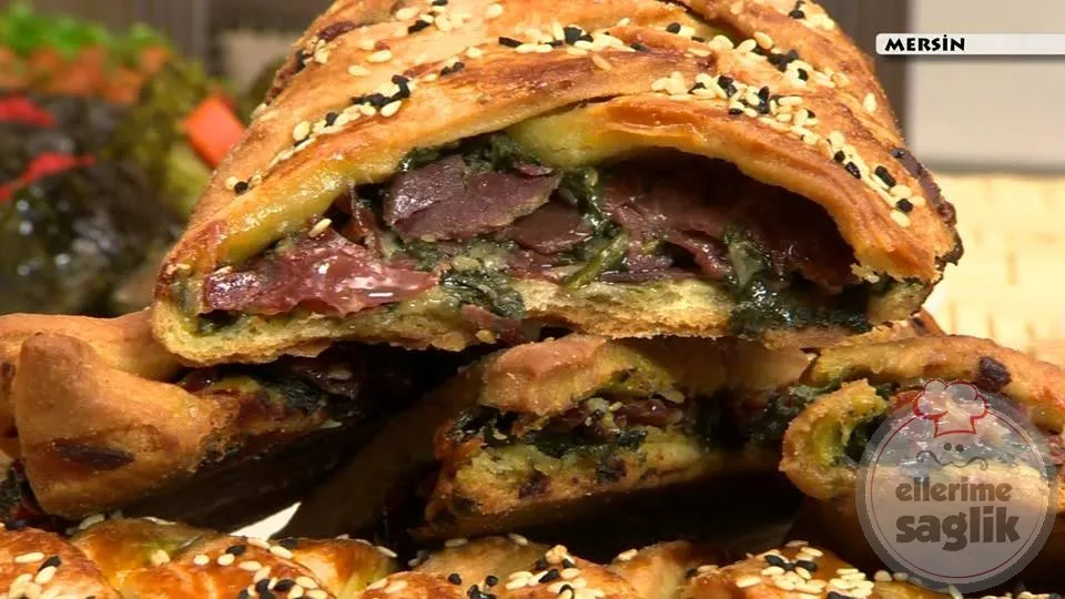 Pastırmalı Susamlı Börek