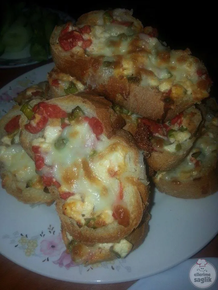 Kahvaltılık Peynirli Ekmek